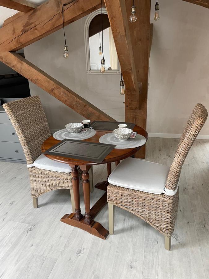 Appartamento Les Vieux Platanes La Crau Esterno foto