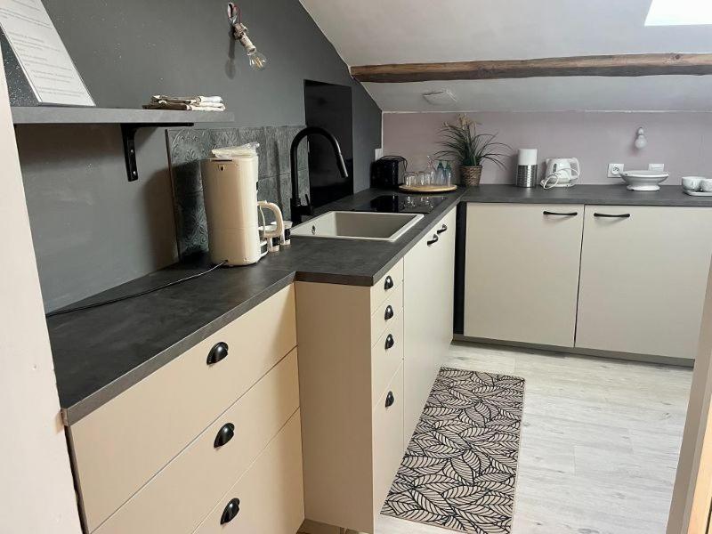 Appartamento Les Vieux Platanes La Crau Esterno foto